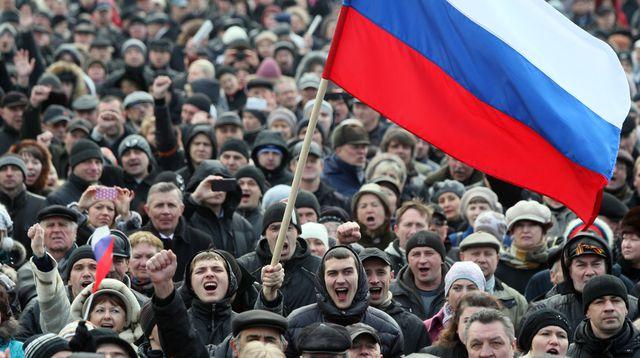 Des ukrainiens pro russes manifestent a donetsk le 9 mars 2014 4837312